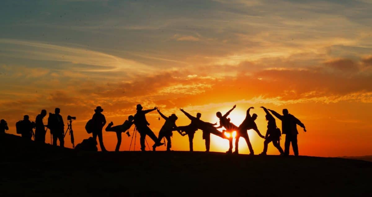 people-group-sunset